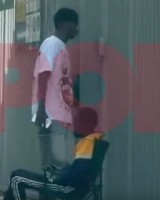 记者：巴萨小将迪亚拉已抵达巴萨训练基地，将和一线队一起训练