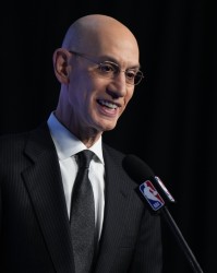 KAIYUN-萧华表示NBA老板们将等待联盟调查结果再决定对快船立场